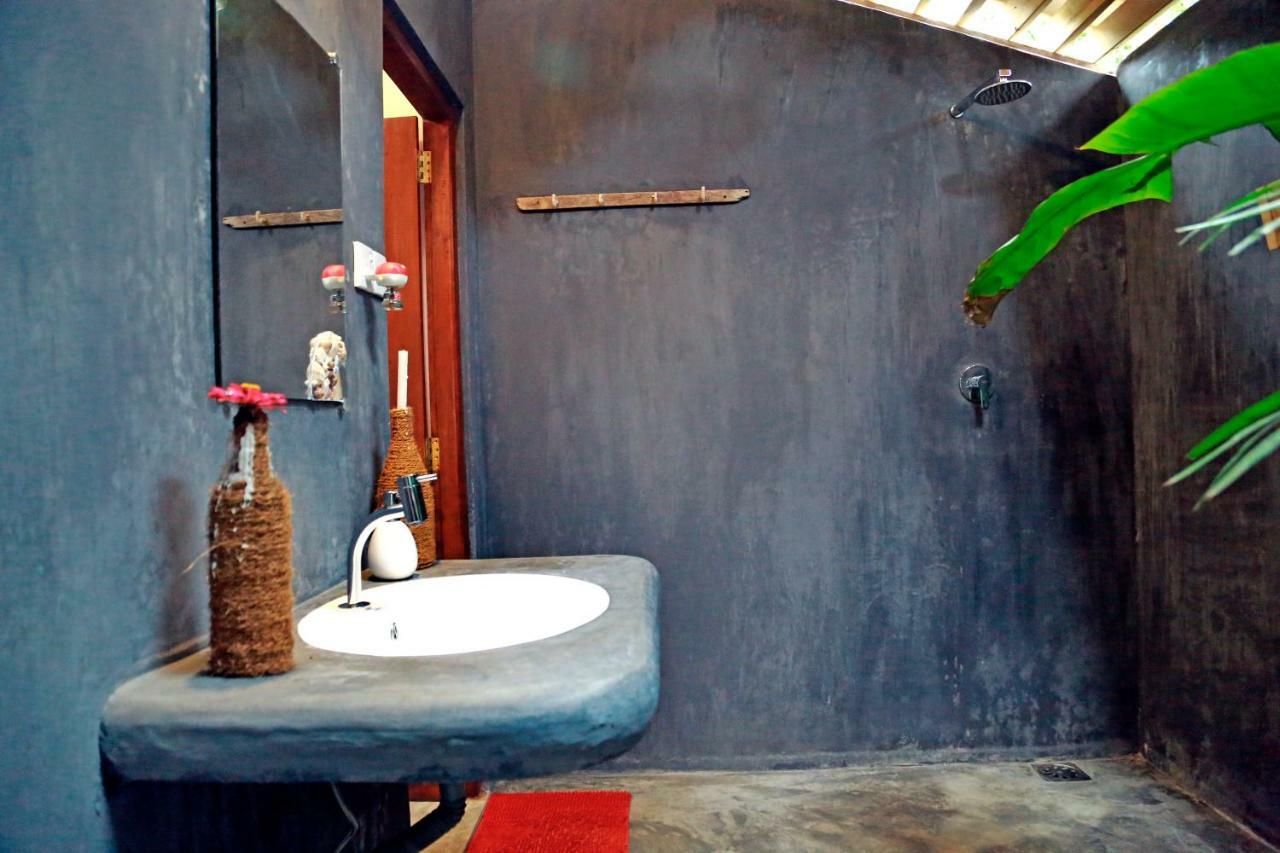 Chez Podi Surf Stay Mirissa Eksteriør bilde