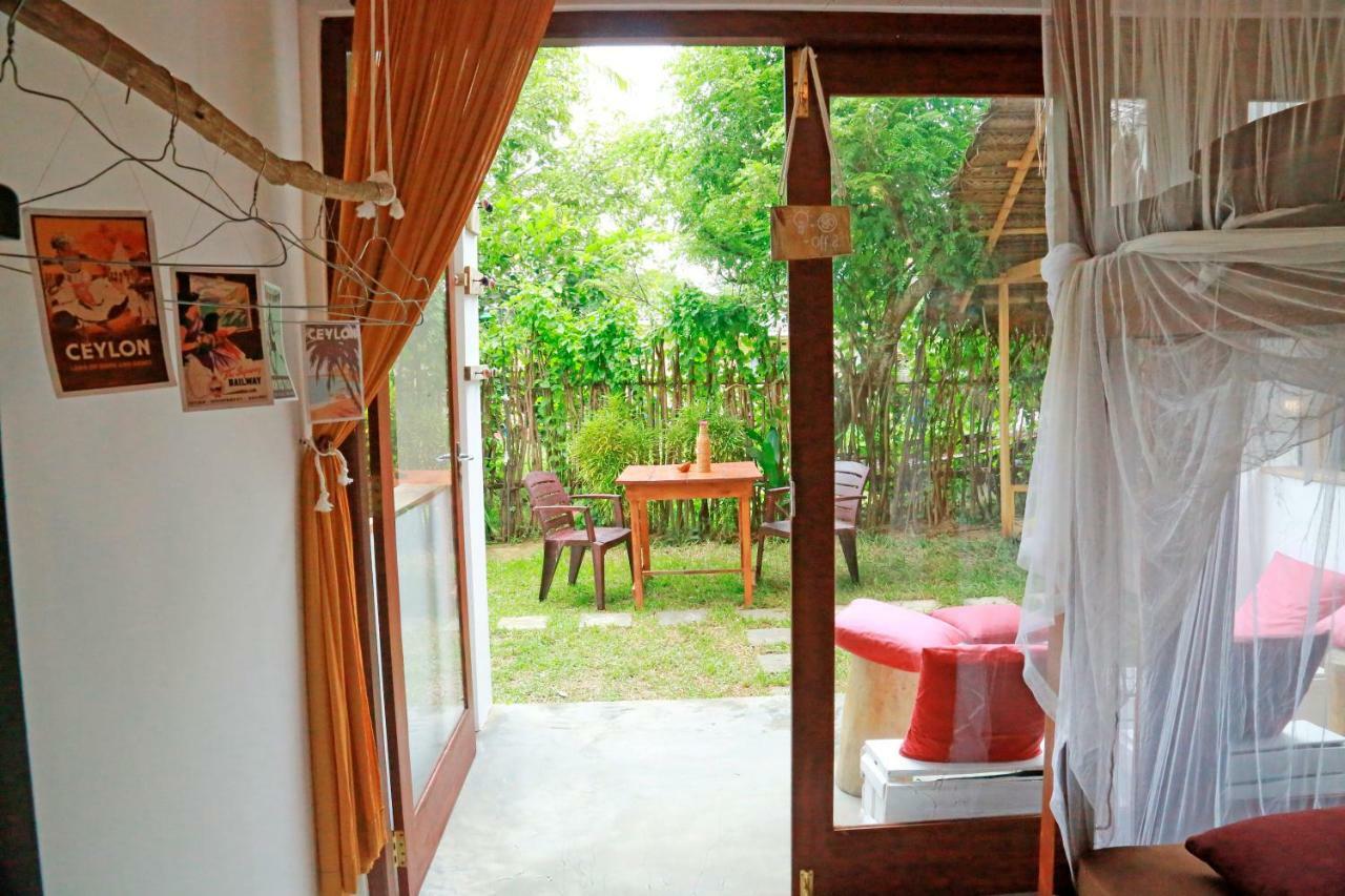 Chez Podi Surf Stay Mirissa Eksteriør bilde